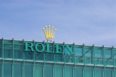 ruba rolex e si schianta|Milano: vende Rolex rubato al gioielliere.